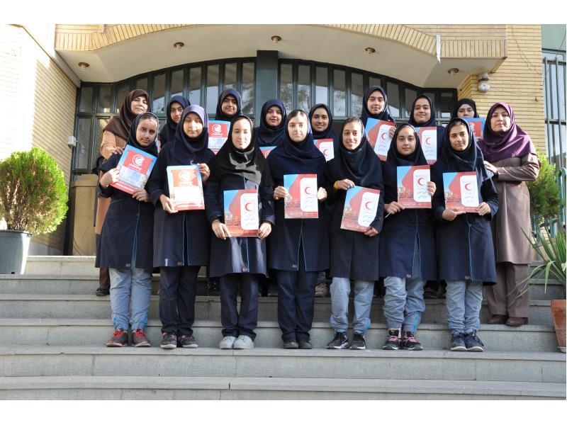 تقدیر از دانش آموزان در روز سمپاد1 (کارت هدیه)