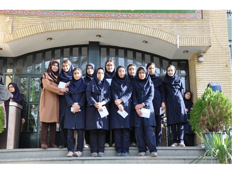 تقدیر از دانش آموزان در روز سمپاد2 (کارت هدیه)