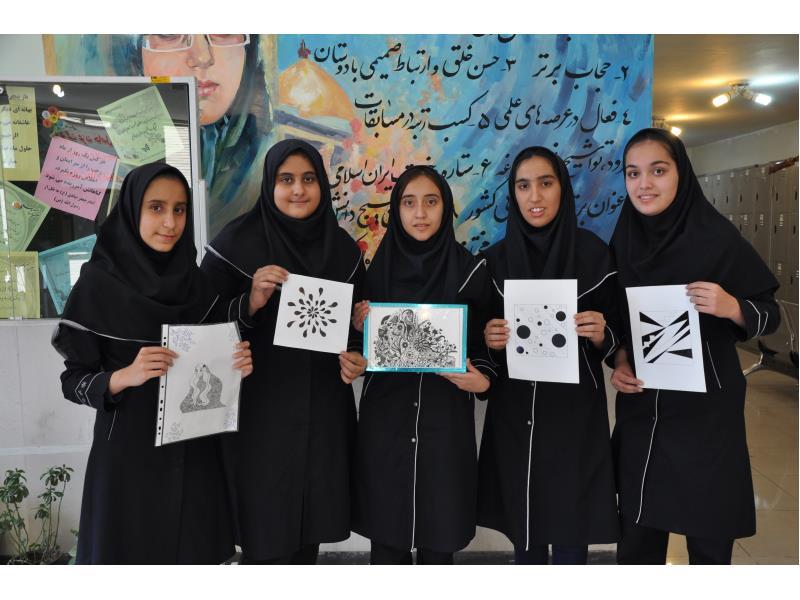 خلق آثار هنری