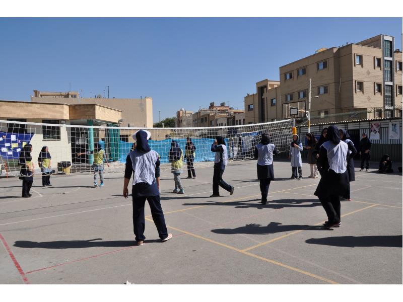 مسابقه ورزشی دانش آموزان