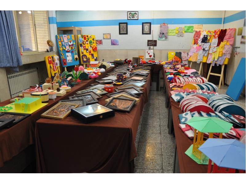 نمایشگاه هفته مشاغل(هنر،کارو فناوری، مشاوره)