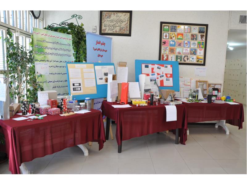 نمایشگاه دست سازه های فیزیک دانش آموزان