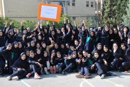 مسابقه داژبال بین همکاران و دانش آموزان