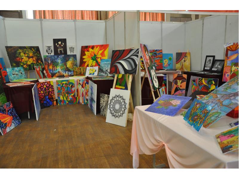 بازارچه خیریه کاروفناوری