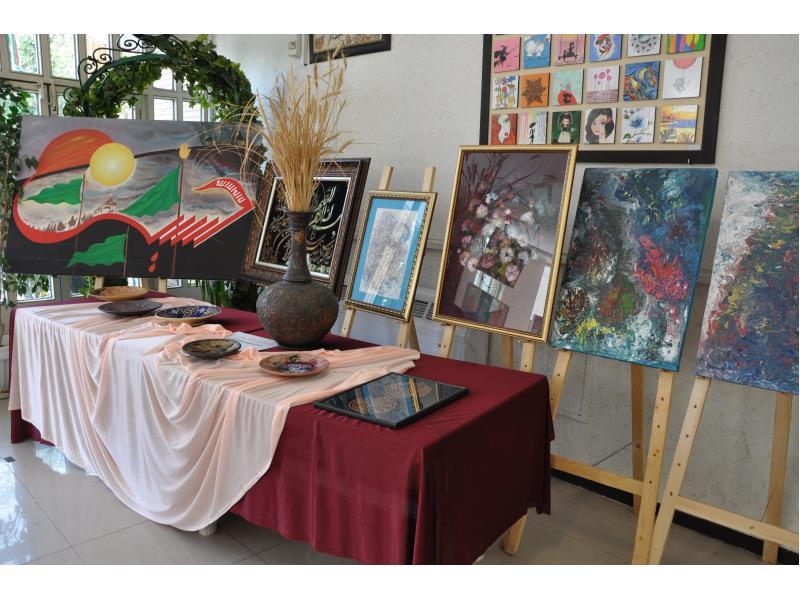 نمایشگاه آثار همکاران