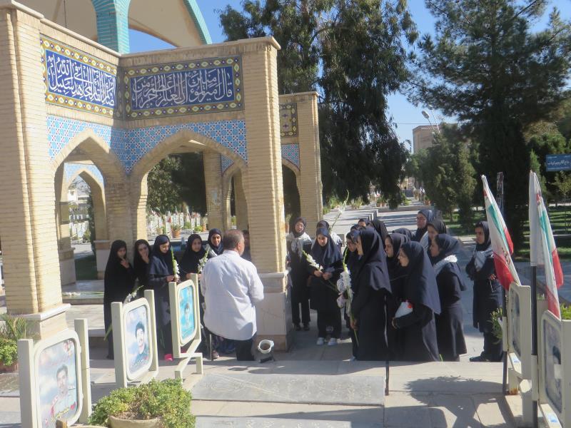 بازدید گلزار شهدا